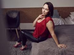 KissJenny - female with black hair webcam at xLoveCam