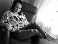 KissJenny - female with black hair webcam at xLoveCam