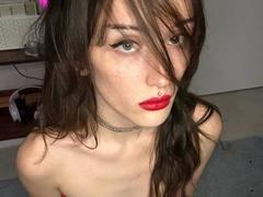KissyFox-hot - female with brown hair webcam at xLoveCam