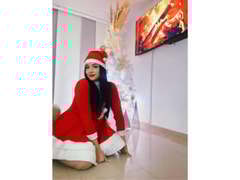 KittyFeet - female with black hair and  big tits webcam at xLoveCam