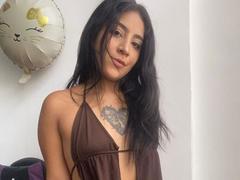KittyMeaw - female with black hair webcam at xLoveCam