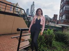 Nina_kravitz - female with brown hair and  big tits webcam at ImLive