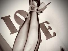 Kiwi - blond female webcam at xLoveCam