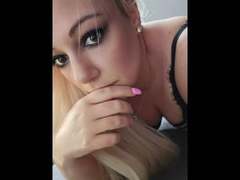 Kiwi-ink-hot - blond female webcam at xLoveCam