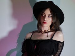 KizzuKyuwu - female with brown hair webcam at xLoveCam