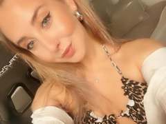 kia-rey-hot - blond female webcam at xLoveCam