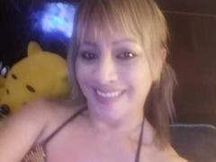 KloeHotMature from xLoveCam