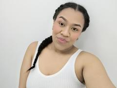 KloheEvans - female with black hair and  big tits webcam at xLoveCam