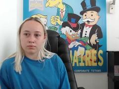 KonsyElla from xLoveCam