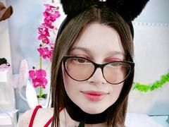 KoraSweet - female with brown hair webcam at xLoveCam