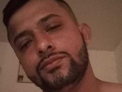 KratoSexyHot from xLoveCam