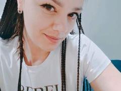 KrissSexi - female with brown hair and  small tits webcam at xLoveCam