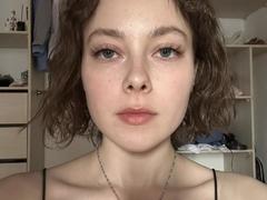 KristalRozon - female with brown hair webcam at xLoveCam