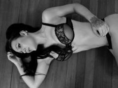 SimonaLuv - shemale with brown hair and  small tits webcam at LiveJasmin