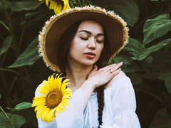 Kristianna-hot - female with brown hair webcam at xLoveCam