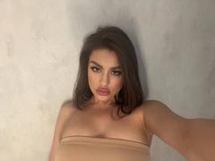 JuliaPolson - female with red hair and  big tits webcam at LiveJasmin