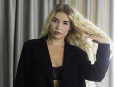 KristyQueen - blond female with  big tits webcam at xLoveCam