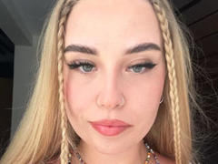 KristyQueen - blond female with  big tits webcam at xLoveCam