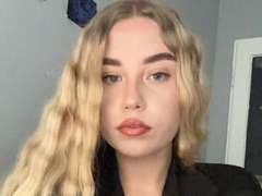 KristyQueen - blond female with  big tits webcam at xLoveCam