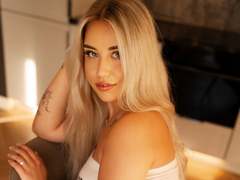 KristyQueen - blond female with  big tits webcam at xLoveCam