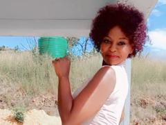 Kwanzo - female webcam at xLoveCam