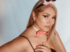KyleiRousse - blond female with  big tits webcam at xLoveCam