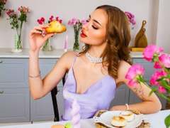 KylieLucas - female with brown hair webcam at LiveJasmin