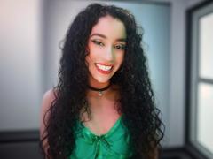 KylieJen - female with black hair webcam at xLoveCam