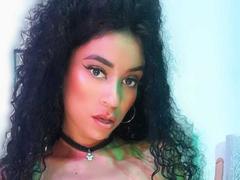 KylieJen - female with black hair webcam at xLoveCam
