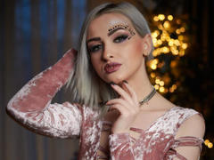 KylieJones - blond female with  big tits webcam at LiveJasmin