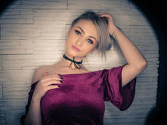 KylieJones - blond female with  big tits webcam at LiveJasmin
