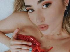 LoraDevine - blond female with  big tits webcam at LiveJasmin