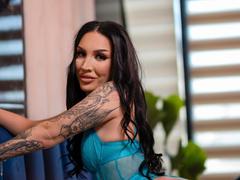 KyraReign - female with black hair and  big tits webcam at xLoveCam