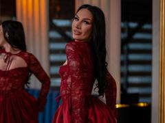 KyraReign from xLoveCam