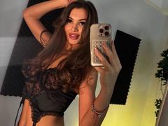 KyssaraPlay - female with brown hair webcam at xLoveCam