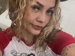 kyraX - female webcam at xLoveCam