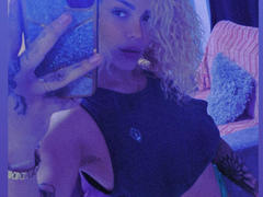 kyraX - female webcam at xLoveCam