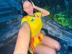 LaBandy - female with black hair webcam at xLoveCam