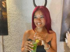LaChaudeLily - female webcam at xLoveCam