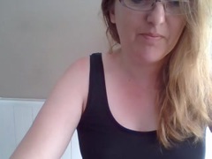 SweetySexy - female with brown hair webcam at xLoveCam