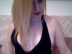 SweetySexy - female with brown hair webcam at xLoveCam
