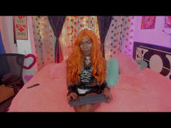 LaGoldie - shemale webcam at xLoveCam