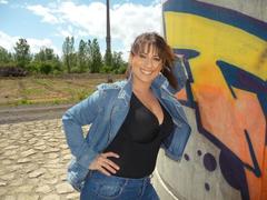 LaLeticia-hot - female with brown hair webcam at xLoveCam