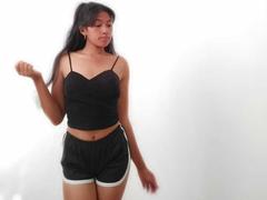 LaMissSexy - female with black hair webcam at xLoveCam
