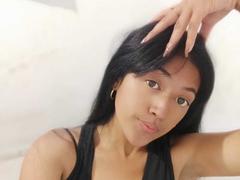 LaMissSexy - female with black hair webcam at xLoveCam