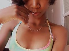 LaPetiteSilhouette - female with black hair webcam at xLoveCam