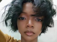 LaPetiteSilhouette - female with black hair webcam at xLoveCam