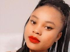 LaPetiteSilhouette - female with black hair webcam at xLoveCam