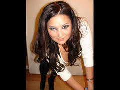 LaVa24-hot - female with black hair webcam at xLoveCam