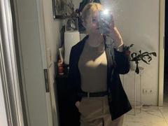 LaVani-hot - blond female webcam at xLoveCam